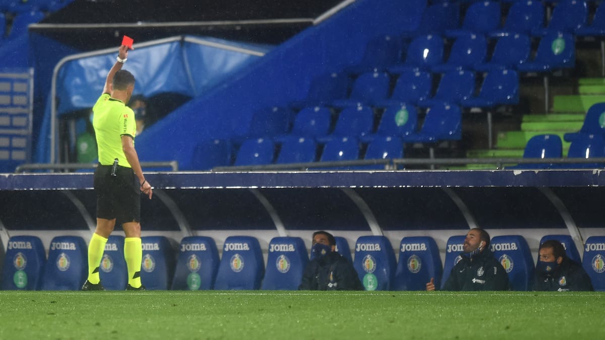 La reunión clandestina de los árbitros que puede parar LaLiga y una filtración que obligó a suspenderla hasta este martes