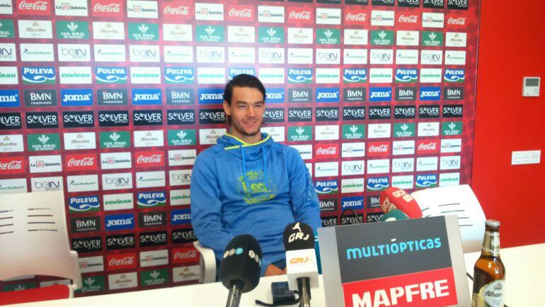 El medio esloveno comparece en rueda de prensa en la Ciudad Deportiva del Granada CF