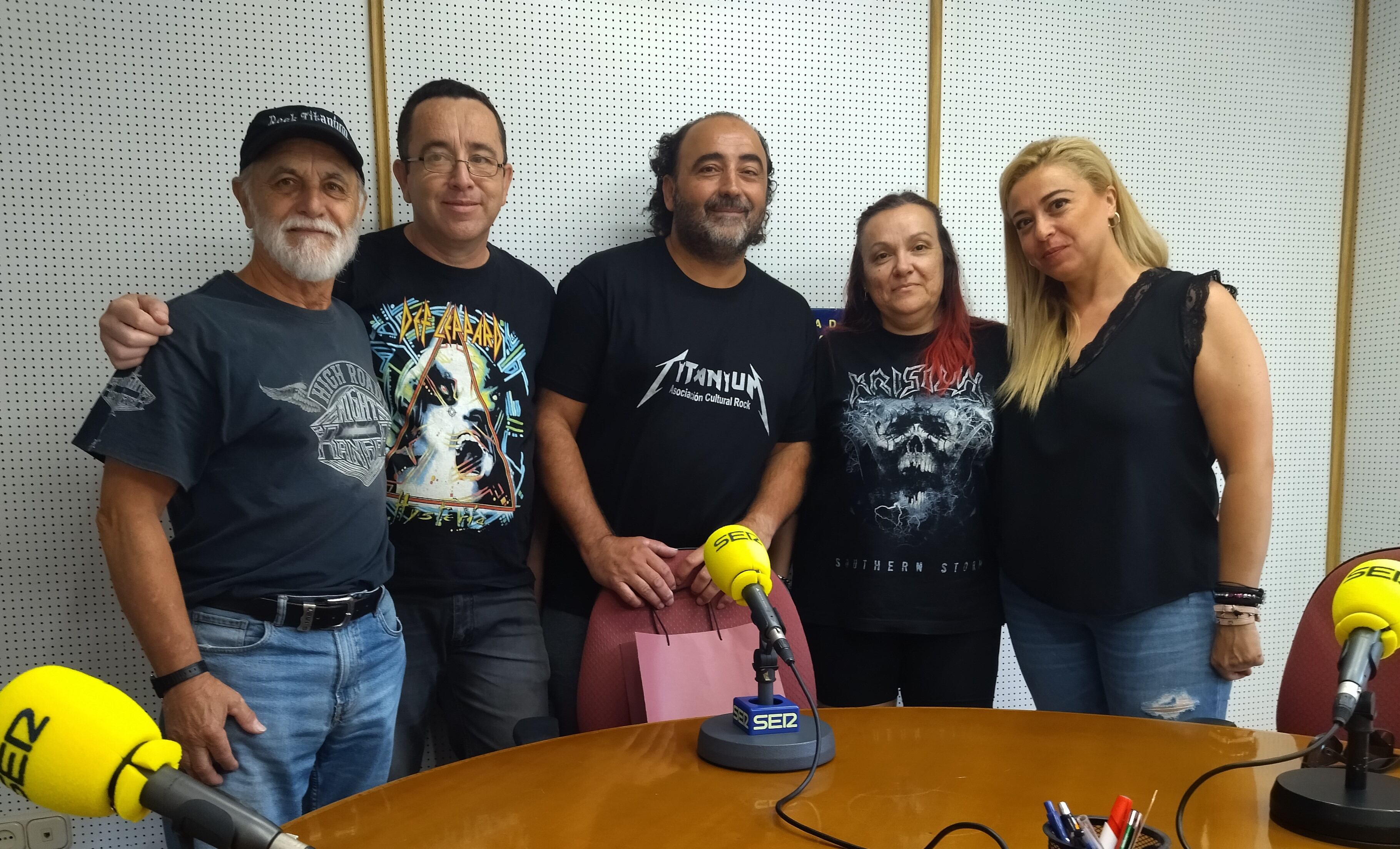 Componentes de Rock Titanium durante la entrevista