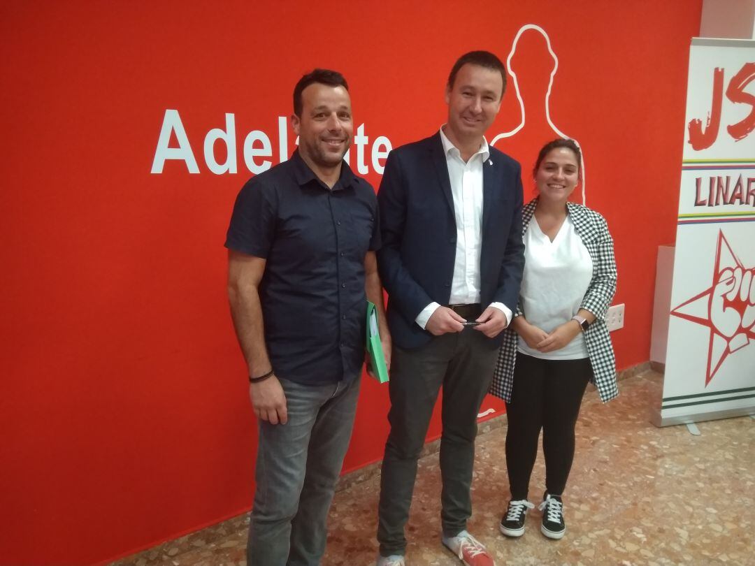 Javier Perales, Daniel Campos y Paqui Díez, concejales del grupo municipal socialista en el Ayuntamiento de Linares.