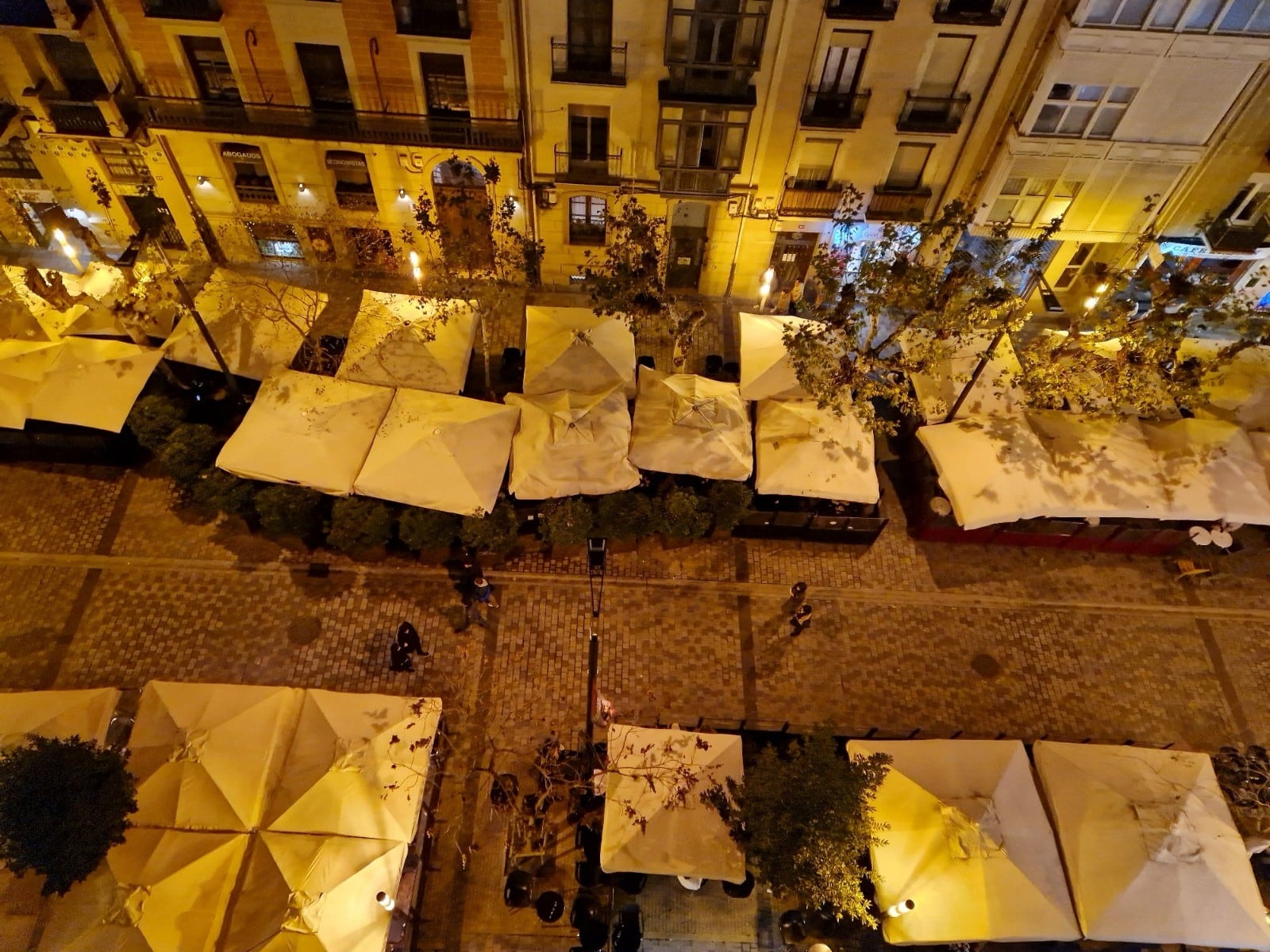 Terrazas en la calle Bretón de Logroño