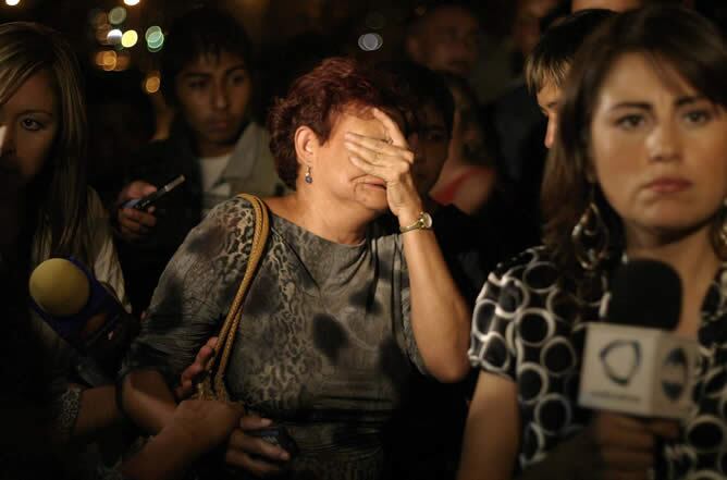 Doce sicarios encapuchados entraron en el local, identificaron a un grupo de jóvenes y los colocaron en fila en el pasillo antes de fusilarlos