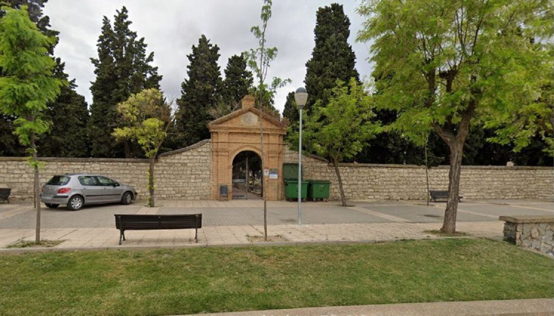 Entrada al cementerio de Tudela