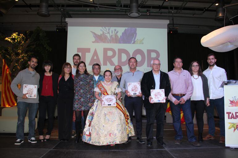 Los galardonados en la XXIII edición de los Premis de la Tardor, organizados por Compromís per Dénia.