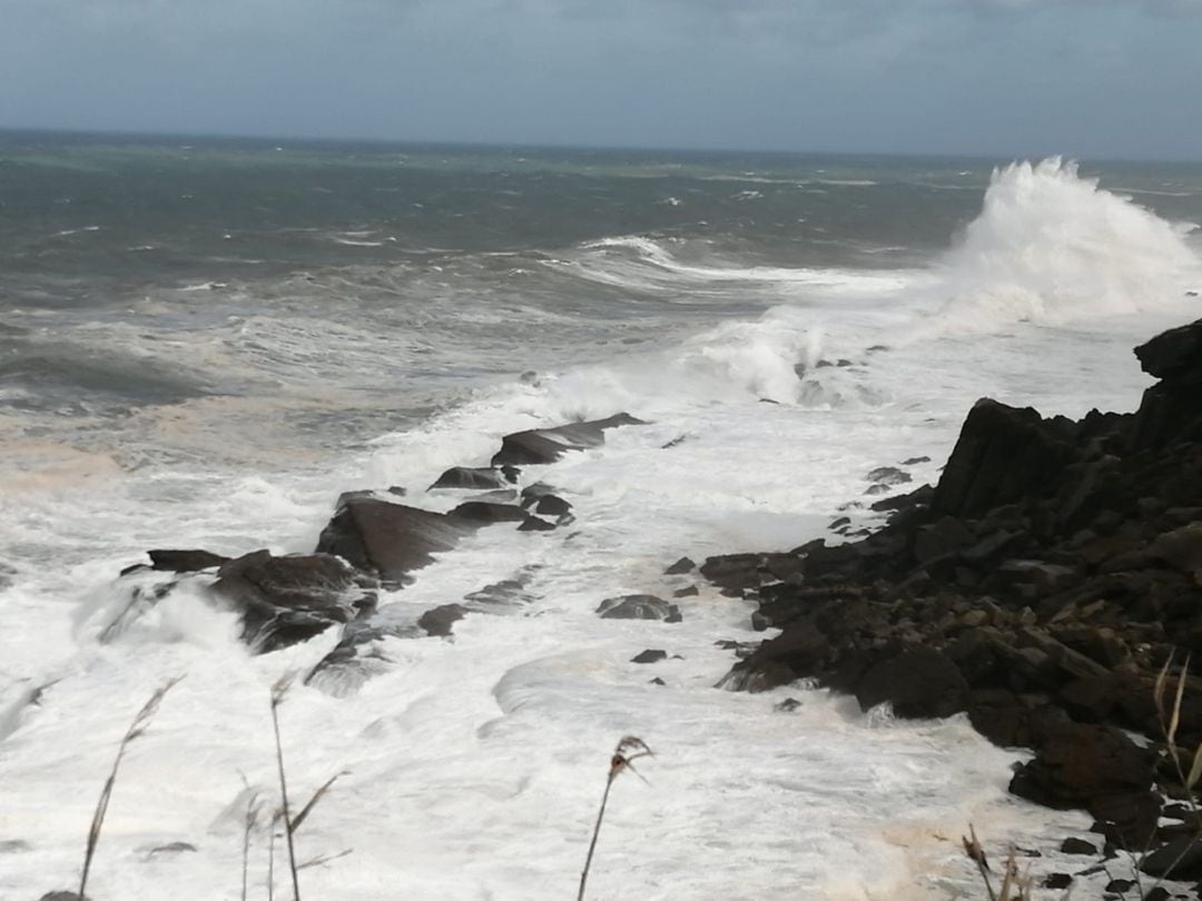 Fuerte oleaje en Cantabria. 