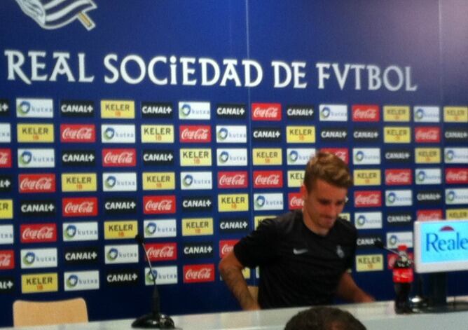 Antoine Griezmann, al término de su comparecencia de esta mañana en Zubieta.