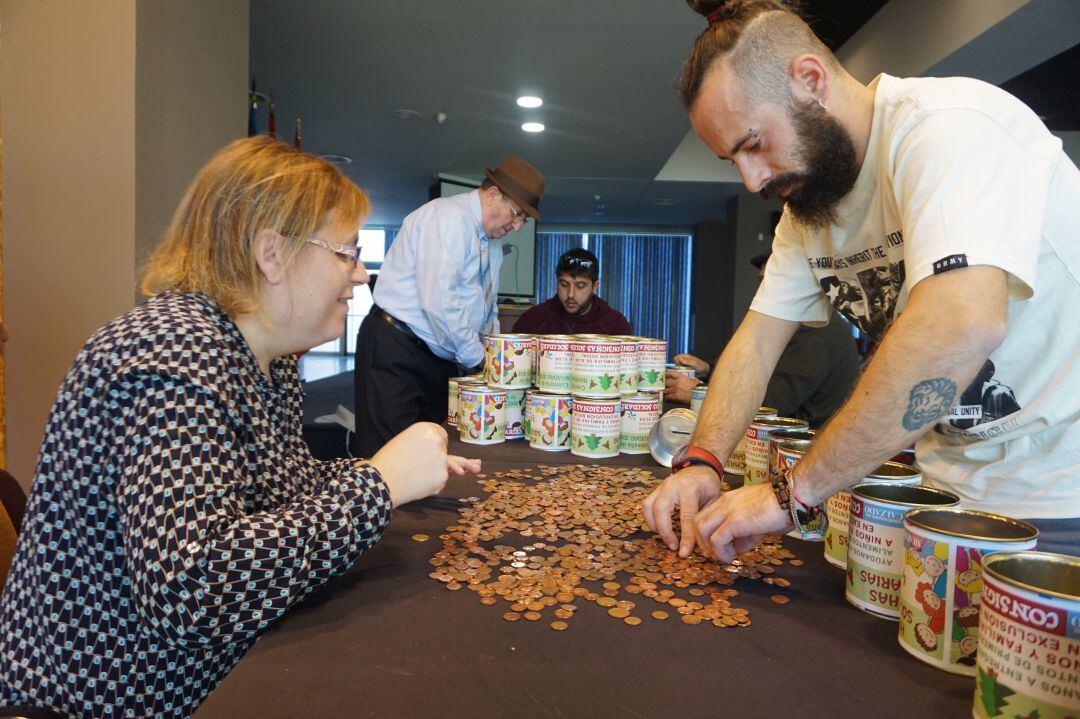 Consignas Solidarias consigue reunir 420 euros con sus huchas solidarias