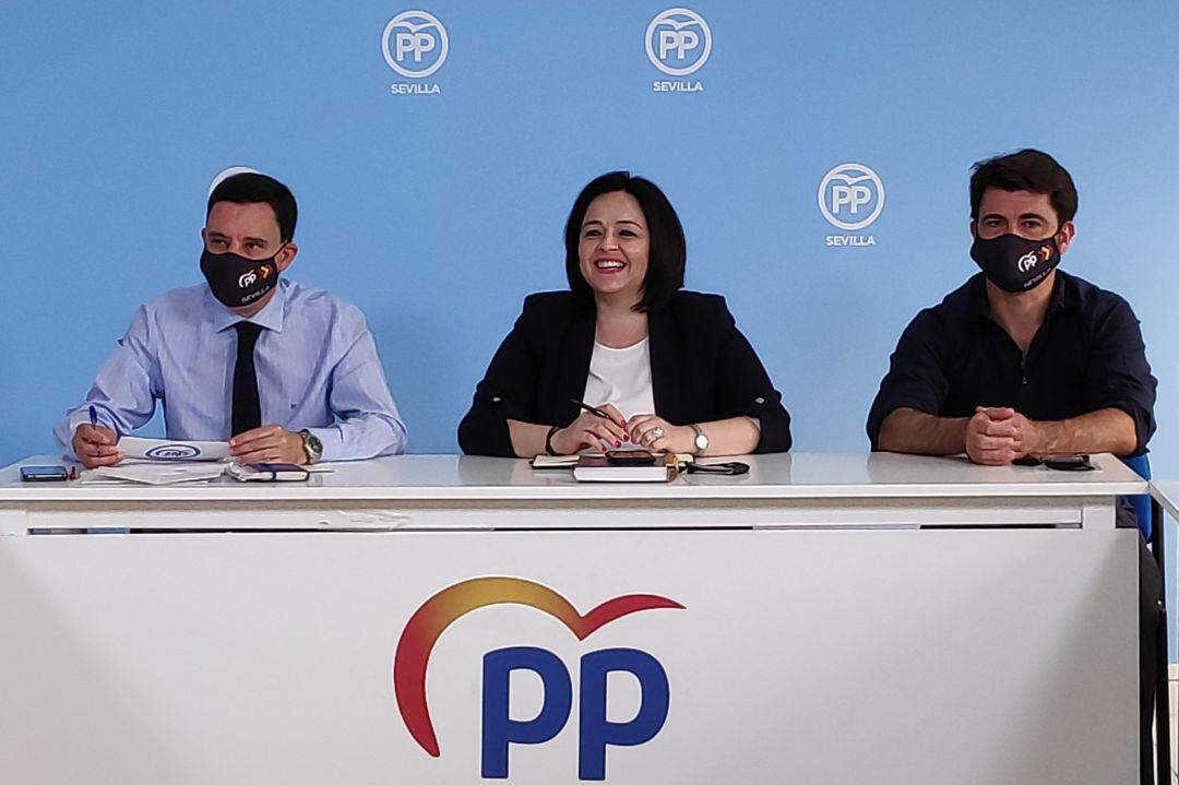 Juan de la Rosa, Virginia Pérez y Beltrán Pérez, en el Comité de Dirección del PP de Sevilla