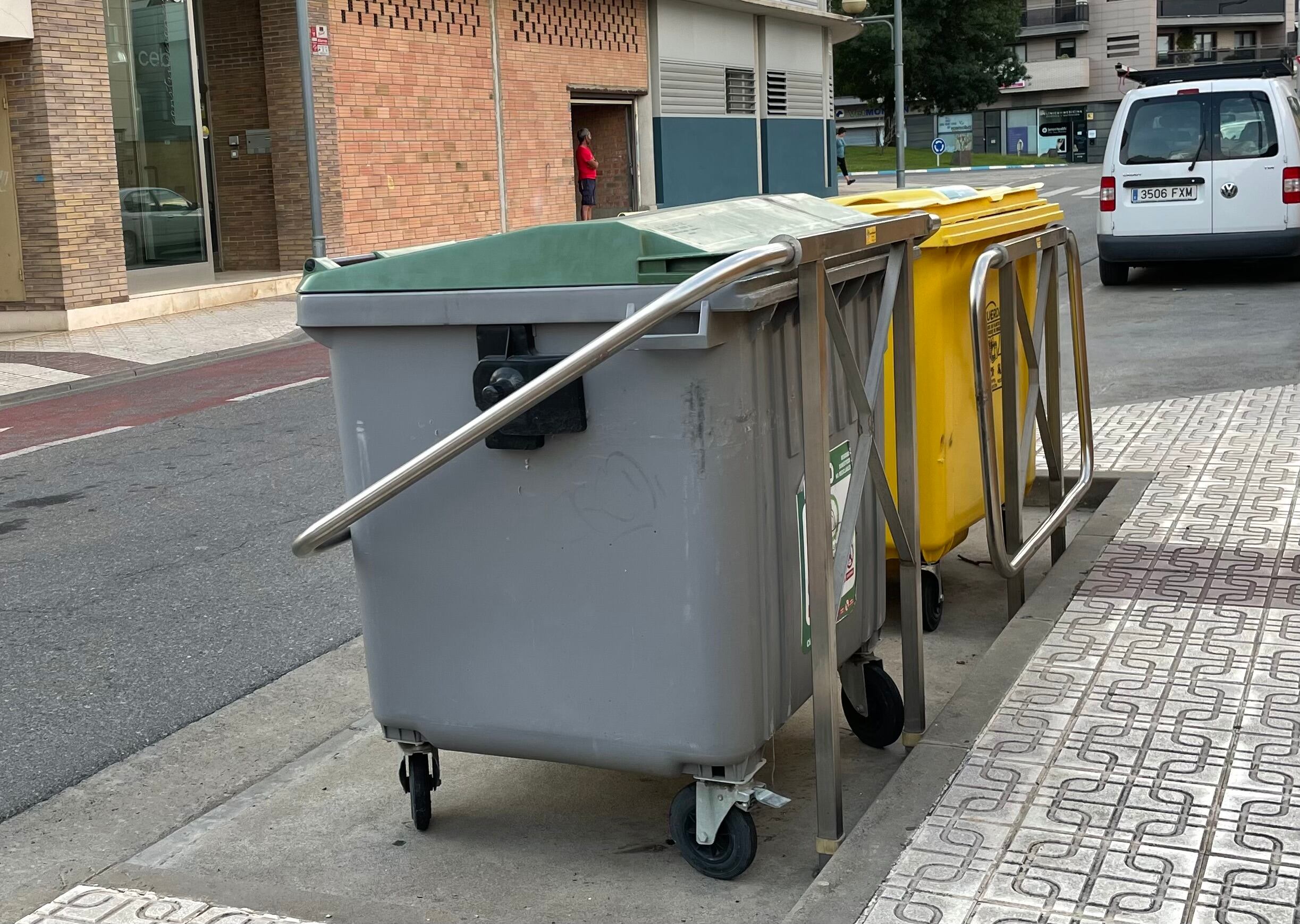 Contenedores en Monzón