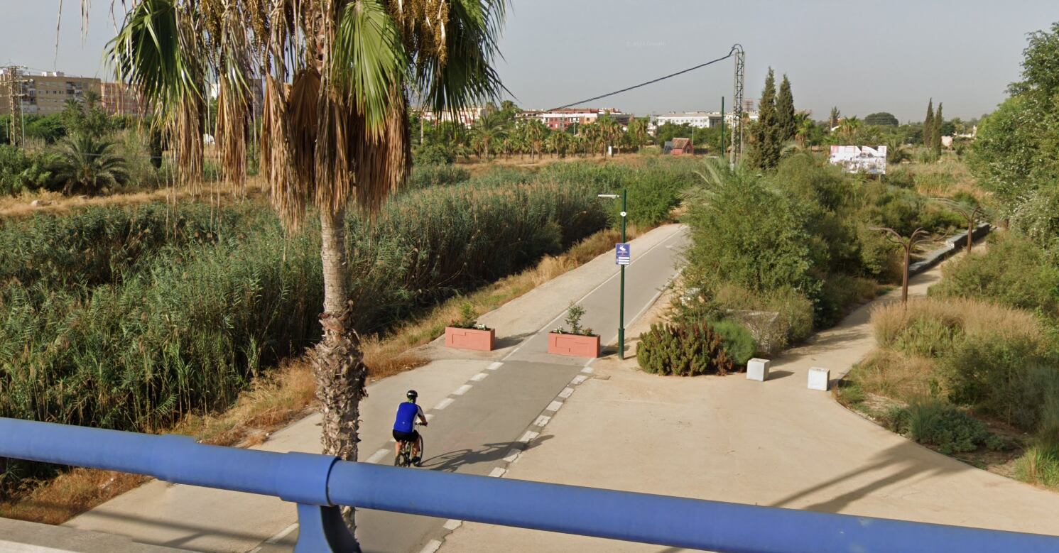 Carril bici en la mota del río de Murcia