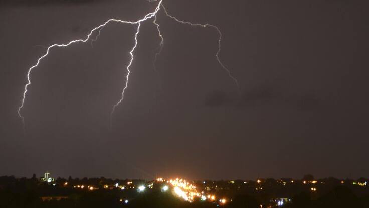 La Columna de Carlos Arcaya | La actualidad política y el mapa del tiempo | 16/05/2016