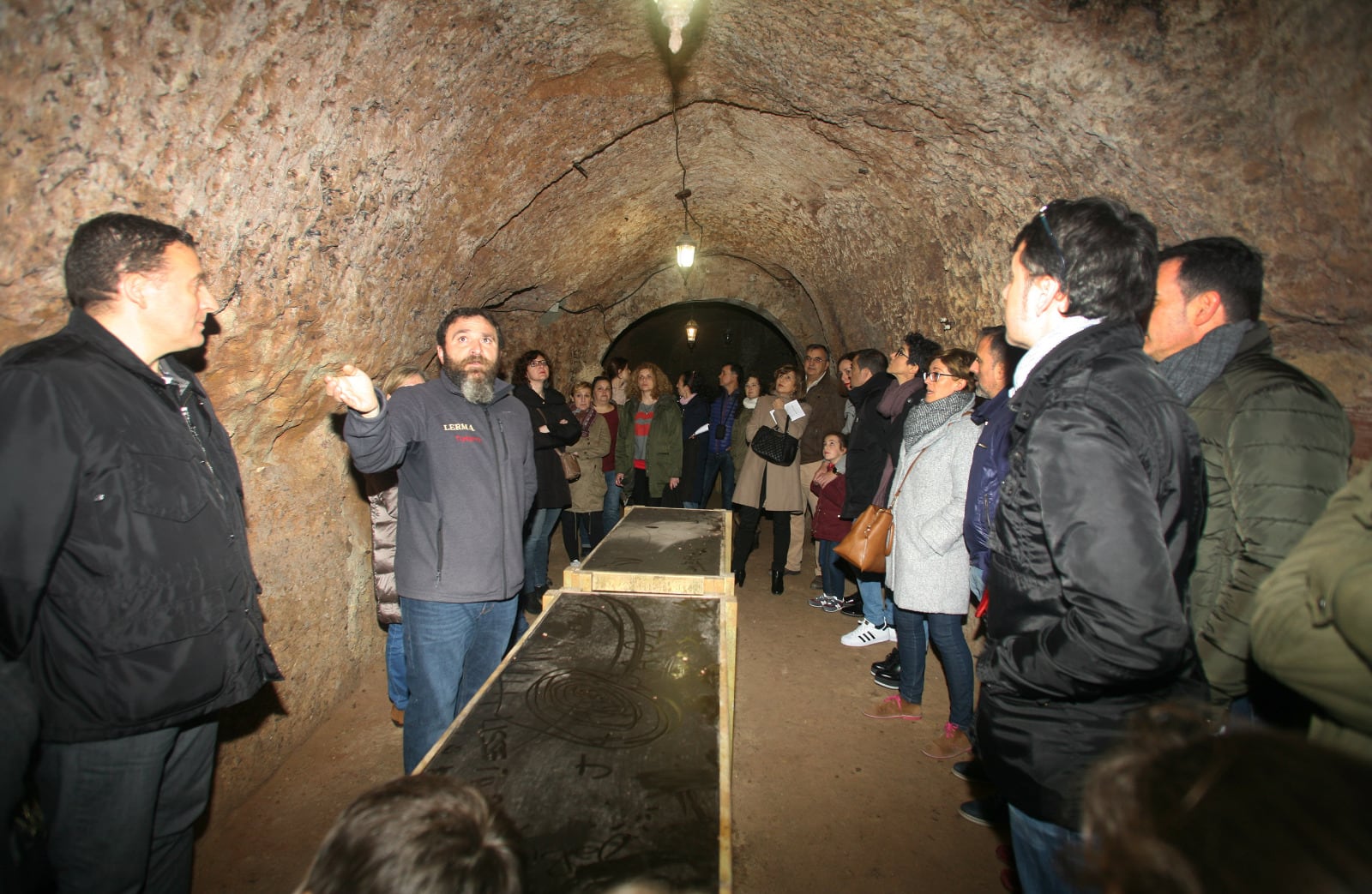 Visita a las bodegas subterráneas de Lerma