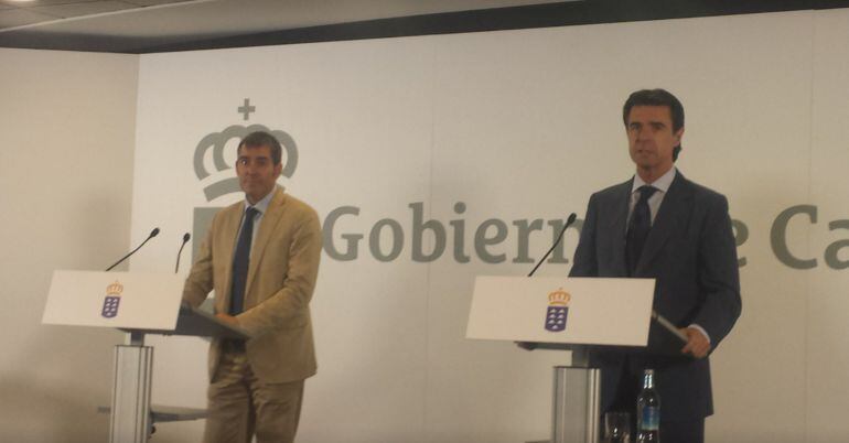 Fernando Clavijo y José Manuel Soria en la rueda de prensa de la &quot;Cumbre Madrid-Canarias&quot;