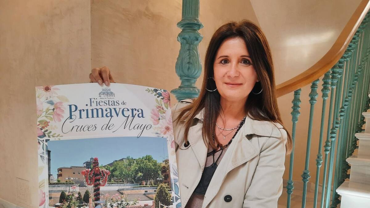 Auxiliadora del Olmo, concejala de Festejos. Cruces de mayo 2022 en Linares