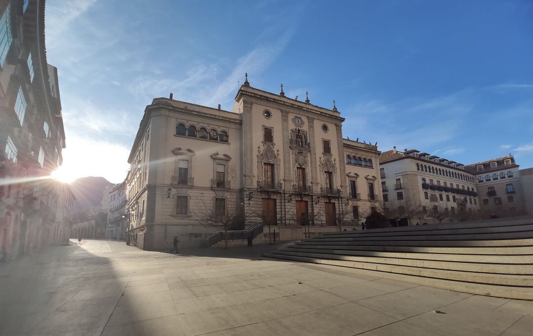 El PP y el PSOE se han enzarzado en la capital a cuenta del Ingreso Mínimo Vital