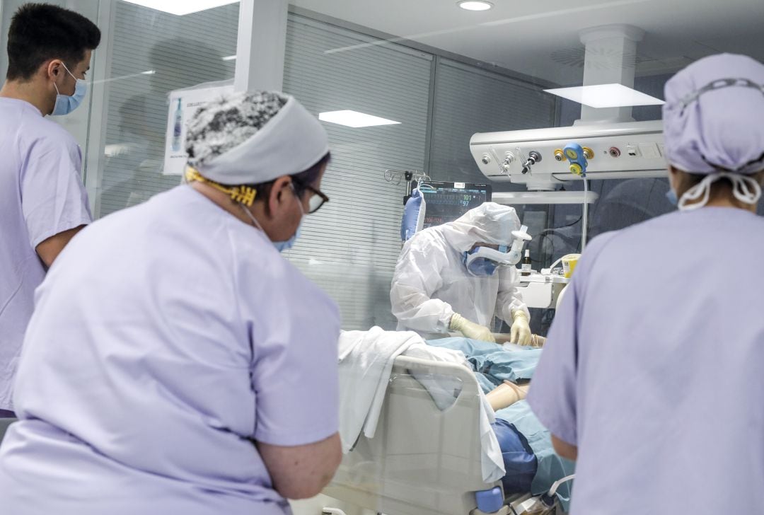 Imagen de archivo en la UCI del Hospital Arnau de Vilanova