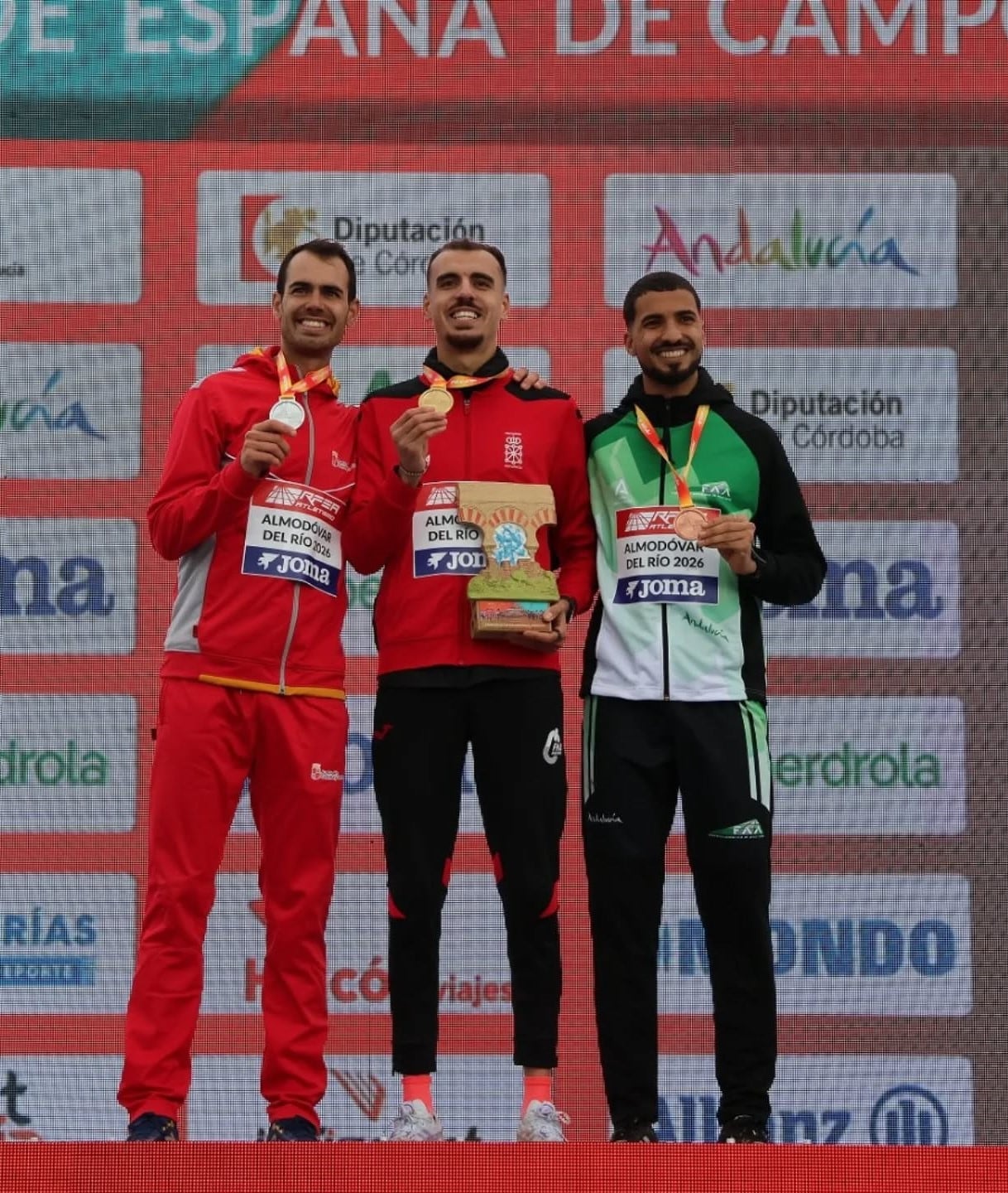 El atleta del Trops-Cueva de Nerja Zakaria Boufaljat, medalla de bronce en el Campeonato de España de cross en Almodobar