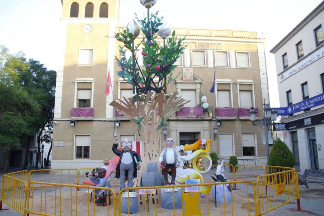 Monumento oficial de las pasadas fiestas de Fallas de Elda 