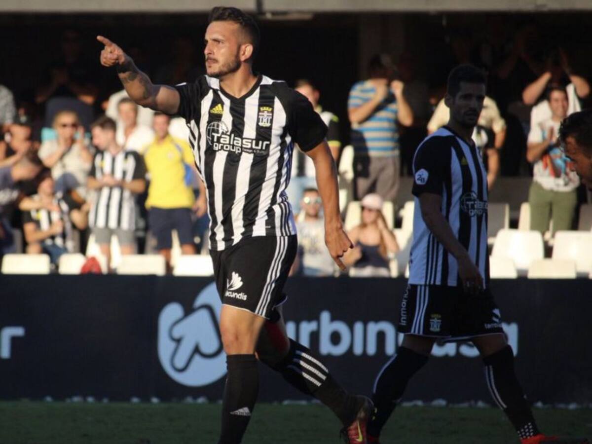 El Efesé busca la tercera victoria consecutiva ante un Atco. Malagueño que aún no ha puntuado