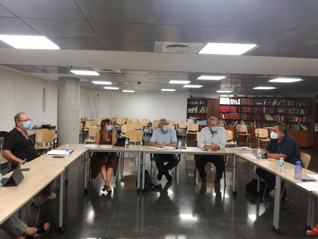 Reunión mantenida entre las consellerias