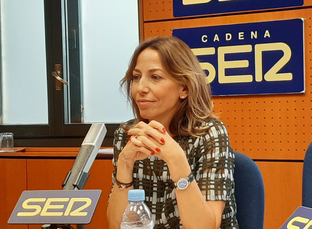 Natalia Chueca, durante una entrevista en Radio Zaragoza