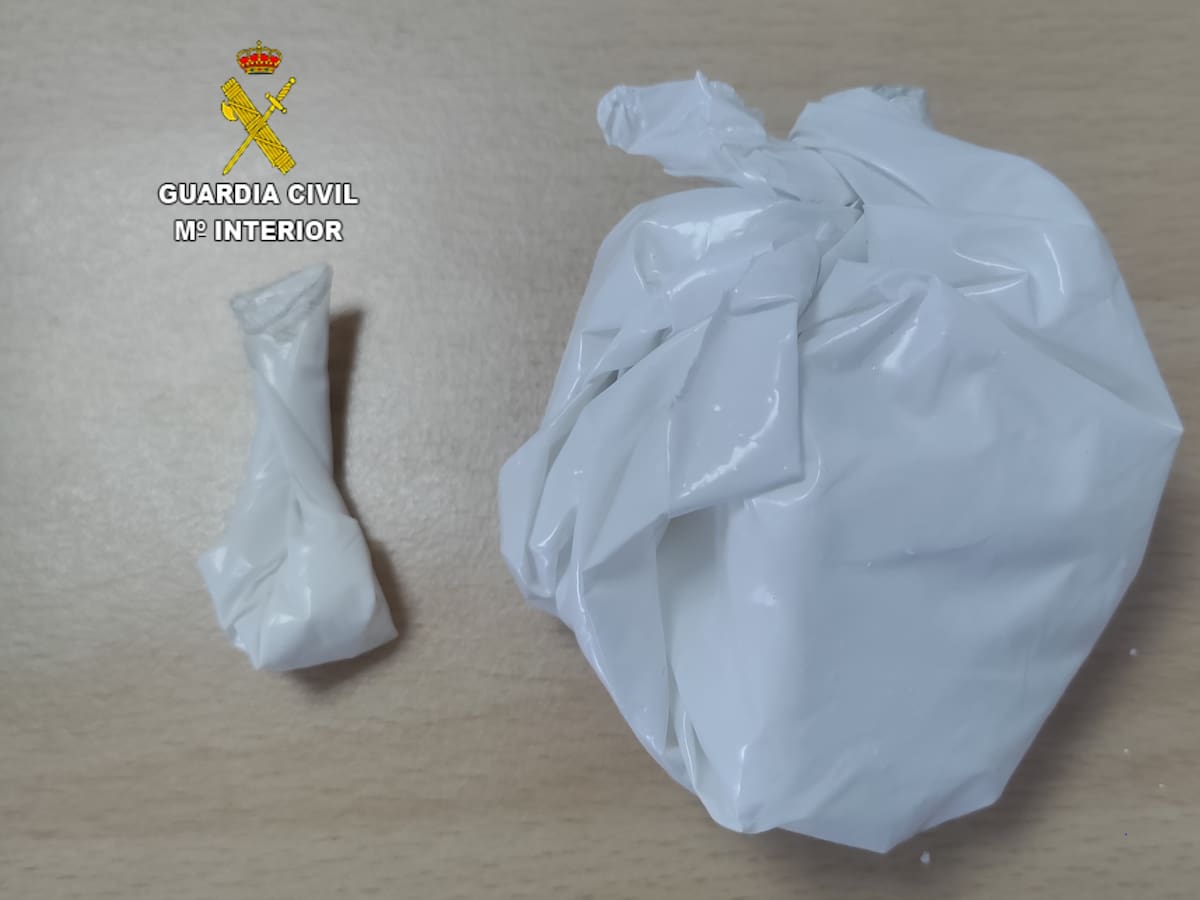 Detenidos dos vecinos de Vigo por ocultar cocaína en sus genitales