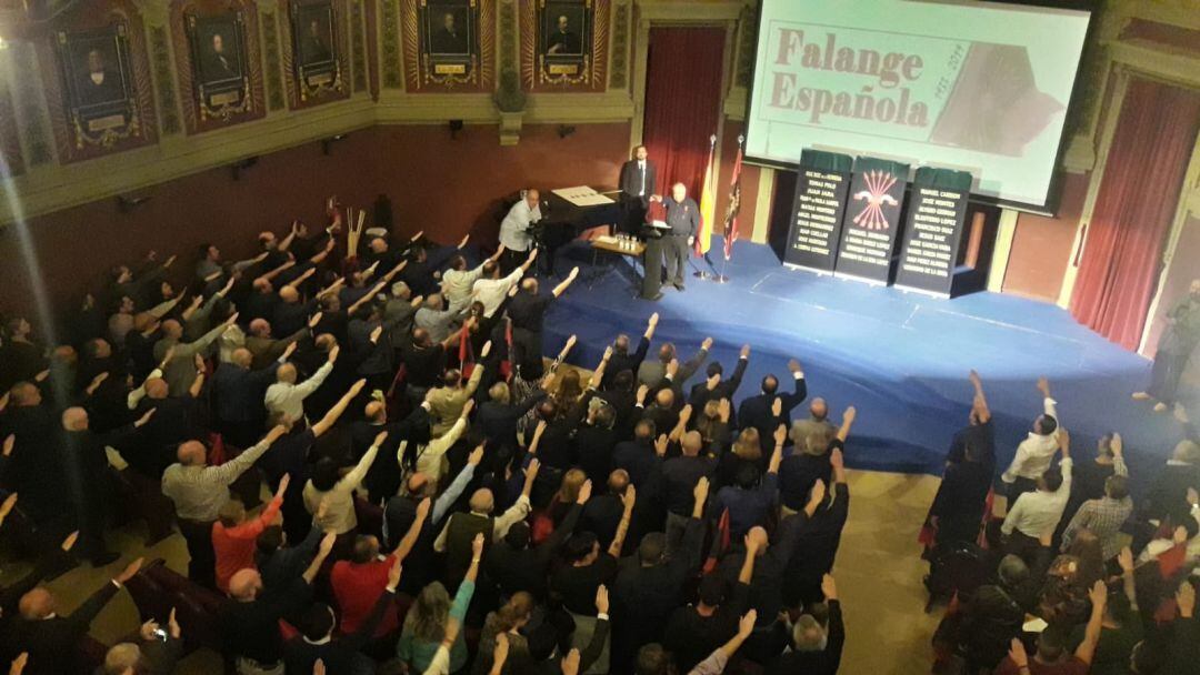 Una de las fotos del acto que la Falange ha colgado en sus redes sociales