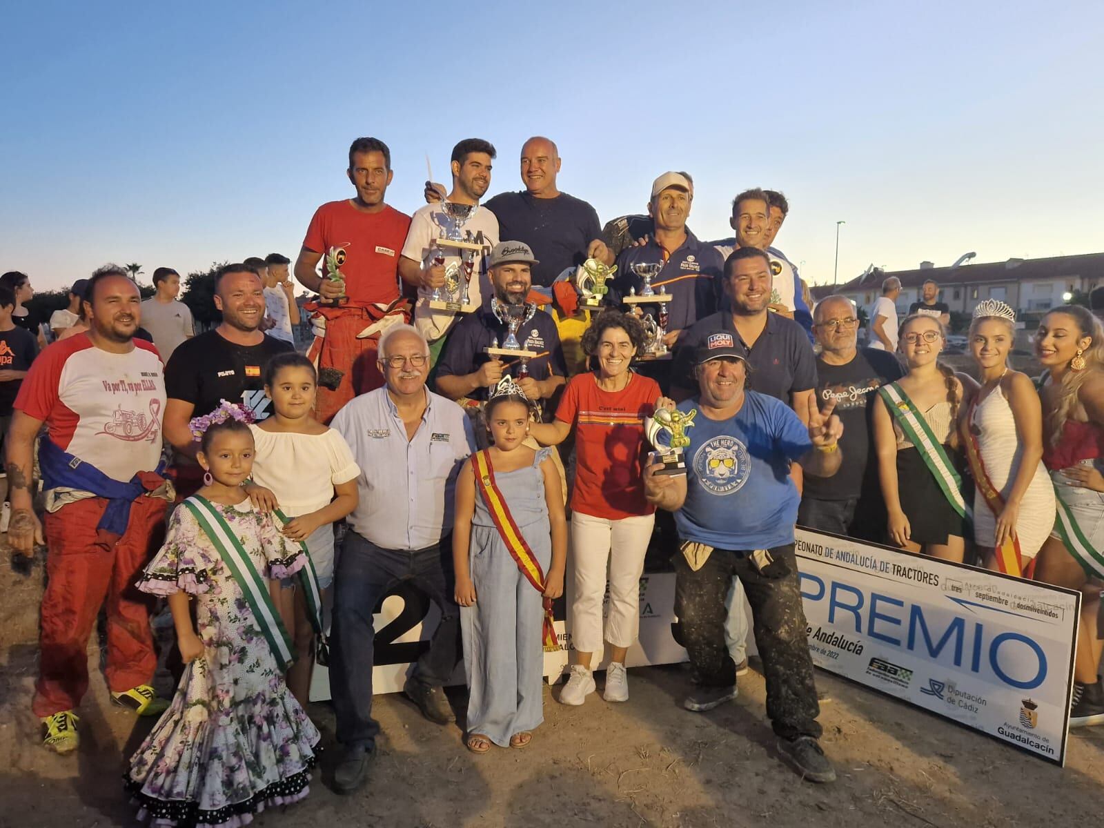 Foto familia carrera de tractores