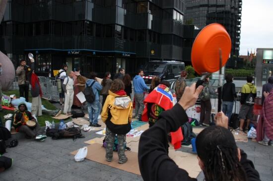 Nova acció del moviment 15-M a la Diagonal de Barcelona