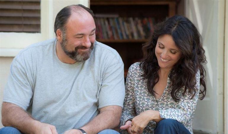 La guionista de 'Sexo en Nueva York' nos cuenta en 'Sobran las palabras' la historia de una mujer divorciada en pleno síndrome del Nido Vacío ante el inicio de una nueva relación