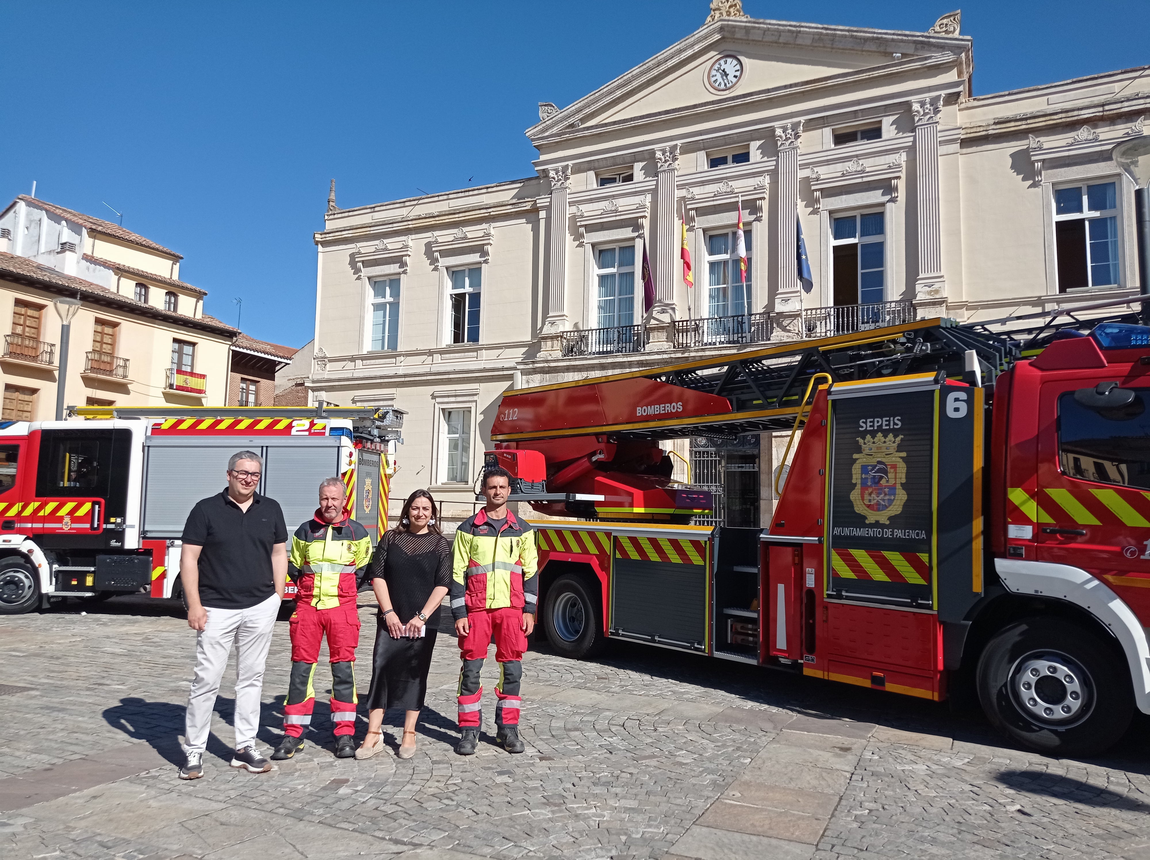 Una Bomba Urbana Ligera y una Autoescala modernizan la flota de vehículos del Servicio de Prevención y Extinción de Incendios del Ayuntamiento