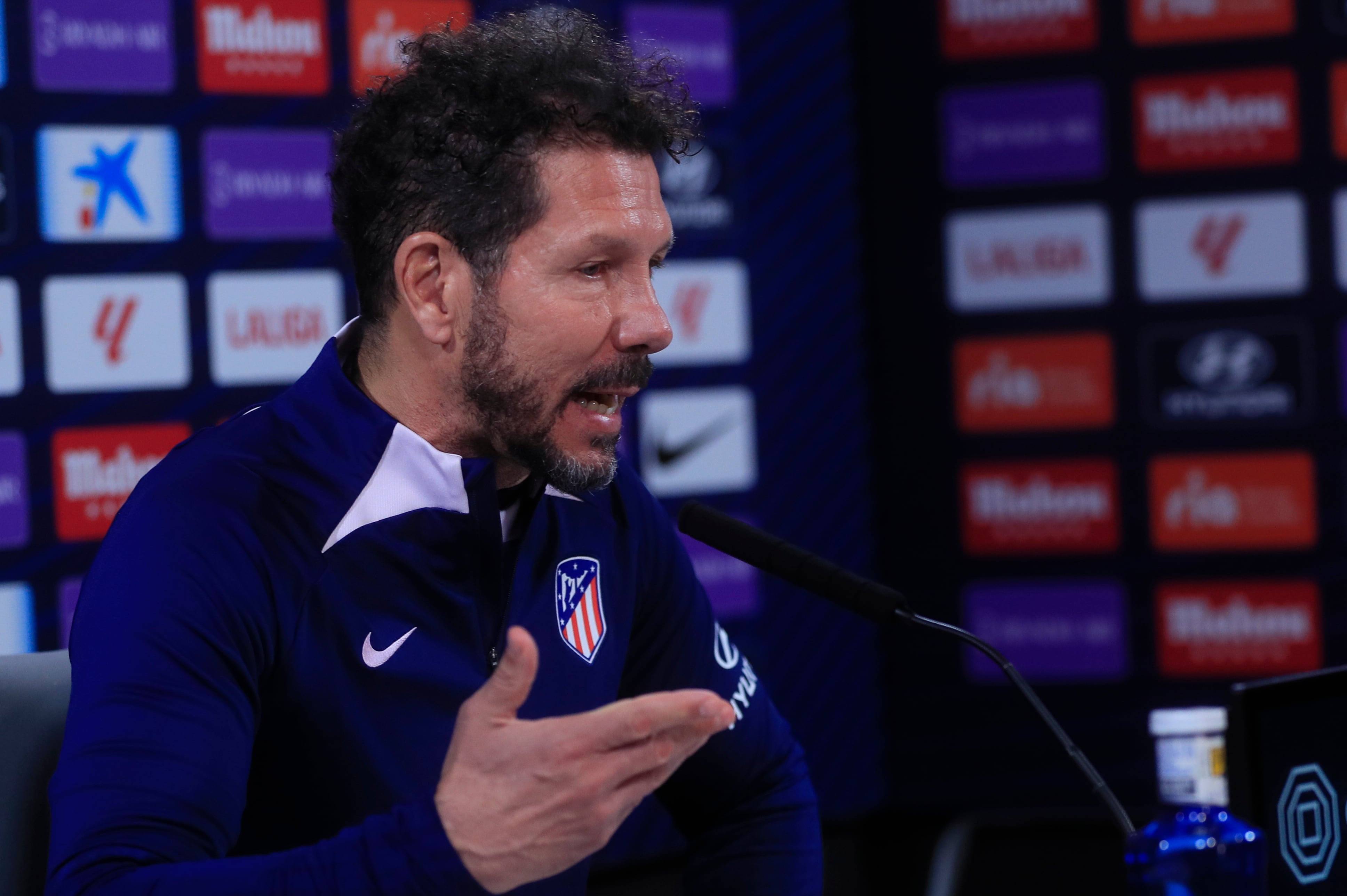 Simeone, durante la rueda de prensa previa al Barça - Atleti.