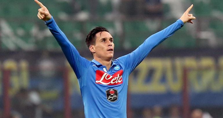 DAN42. Milan (Italy), 19/10/2014.- Ssc Napoli forward Jose&#039; Maria Callejon celebrates after scoring the 2-1 goal lead during the Italian Serie A soccer match between Fc Inter and Ssc Napoli at Giuseppe Meazza stadium in Milan, 19 October 2014. (Italia) EF