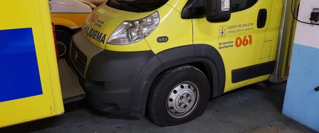 Ambulancia con pinchazo en Galicia