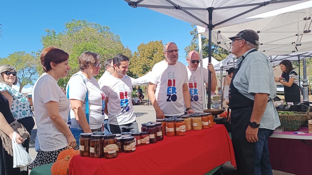 Cueto confía en que "Apostando por el Bierzo" anime a recuperar el suelo de huerta para dinamizar el pueblo