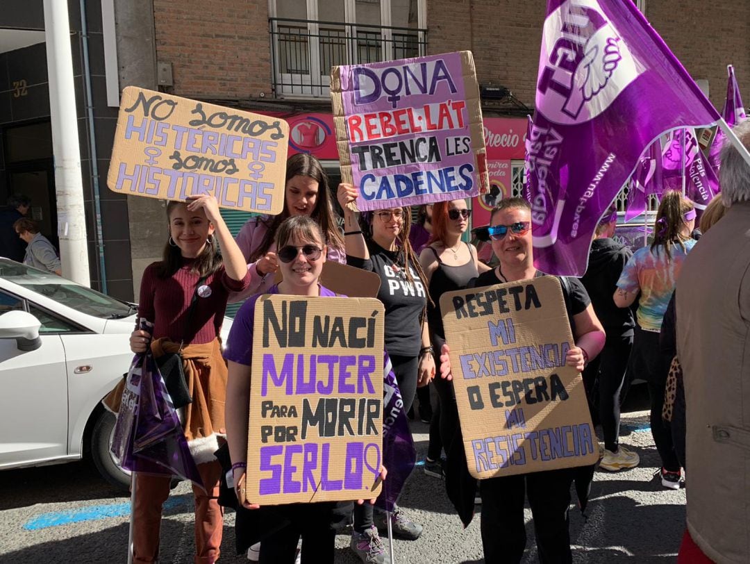 Un grupo de mujeres en la manifestación del 8 de marzo en Elche
