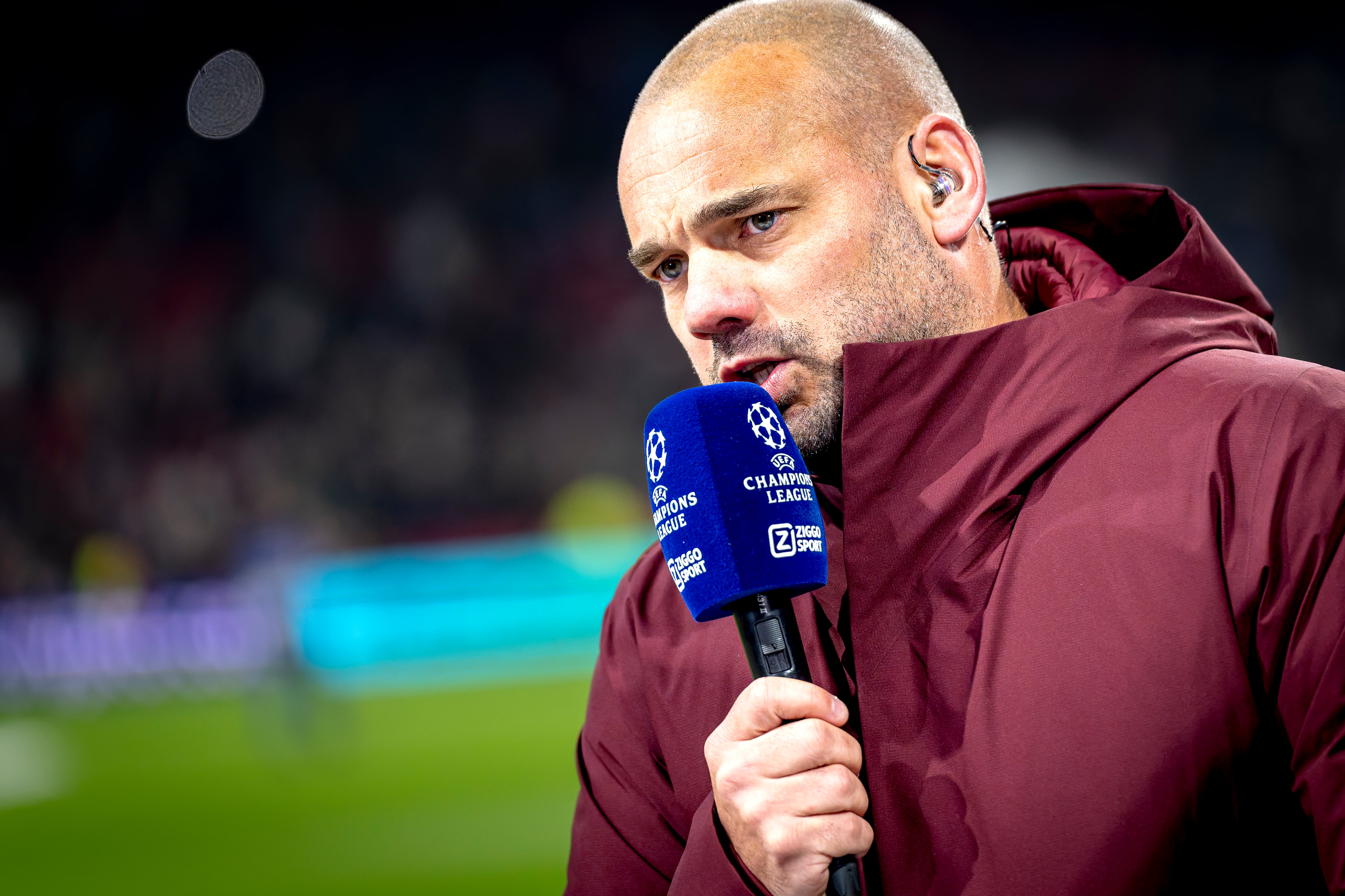 El exfutbolista Wesley Sneijder, como comentarista en partidos de Champions