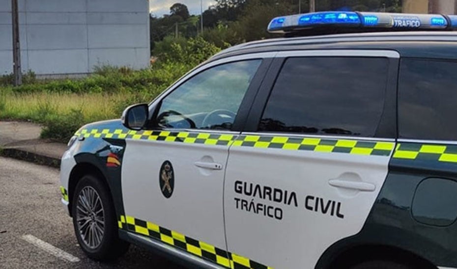 Vehículo de la Guardia Civil de Tráfico