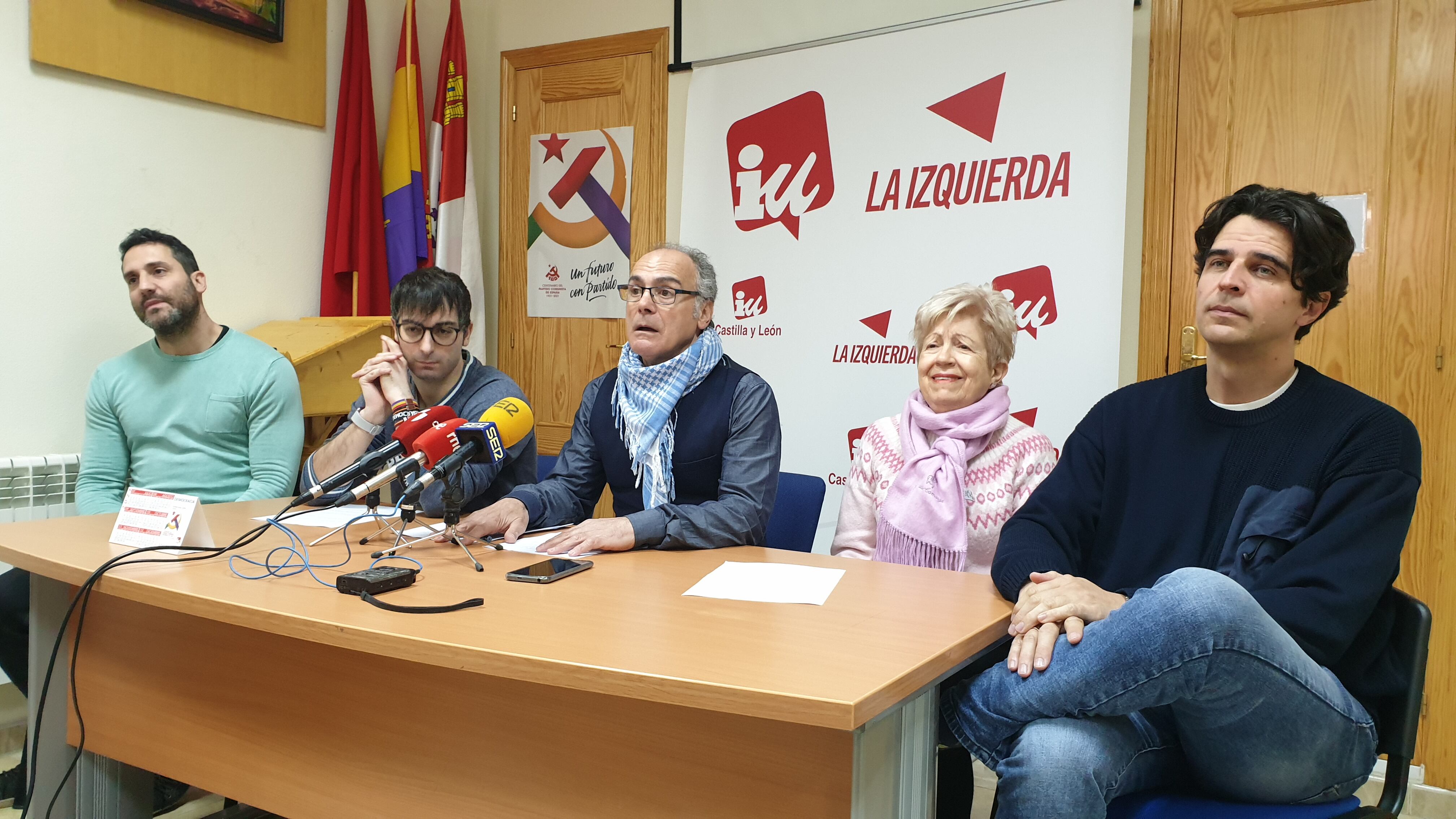 La confluencia de izquierda &quot;Caminando Juntas&quot; sigue en el aire con fecha límite de presentación de lista el 27 de marzo