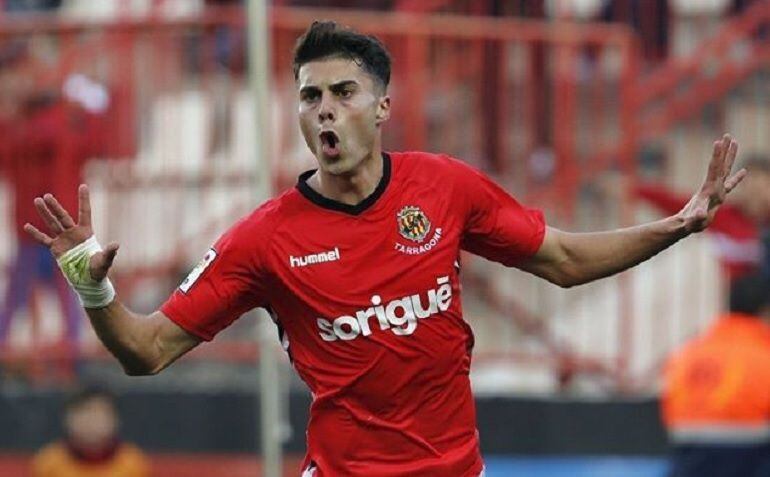 Naranjo celebra un gol con el Nàstic