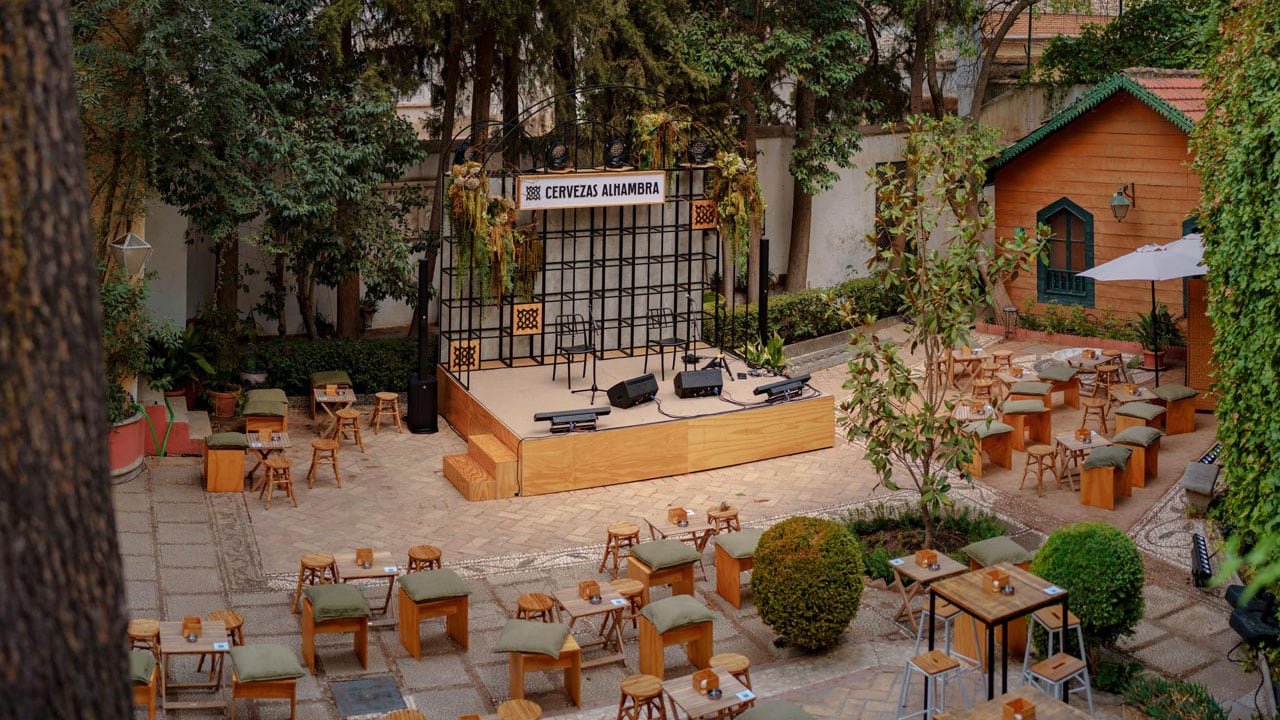 &quot;Jardín Alhambra&quot; de Cervezas Alhambra en Granada