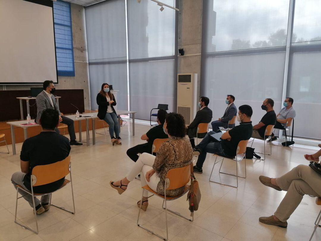 La consejera de Educación y Cultura, Esperanza Moreno, en el encuentro con los miembros del Comité Asesor para la Transformación Educativa.