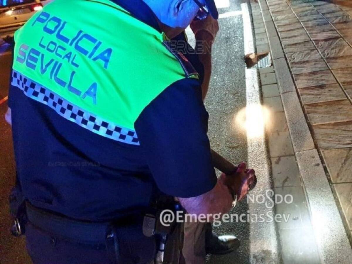 Detenido por atar a su pareja al sofá para que no saliera en Nochebuena