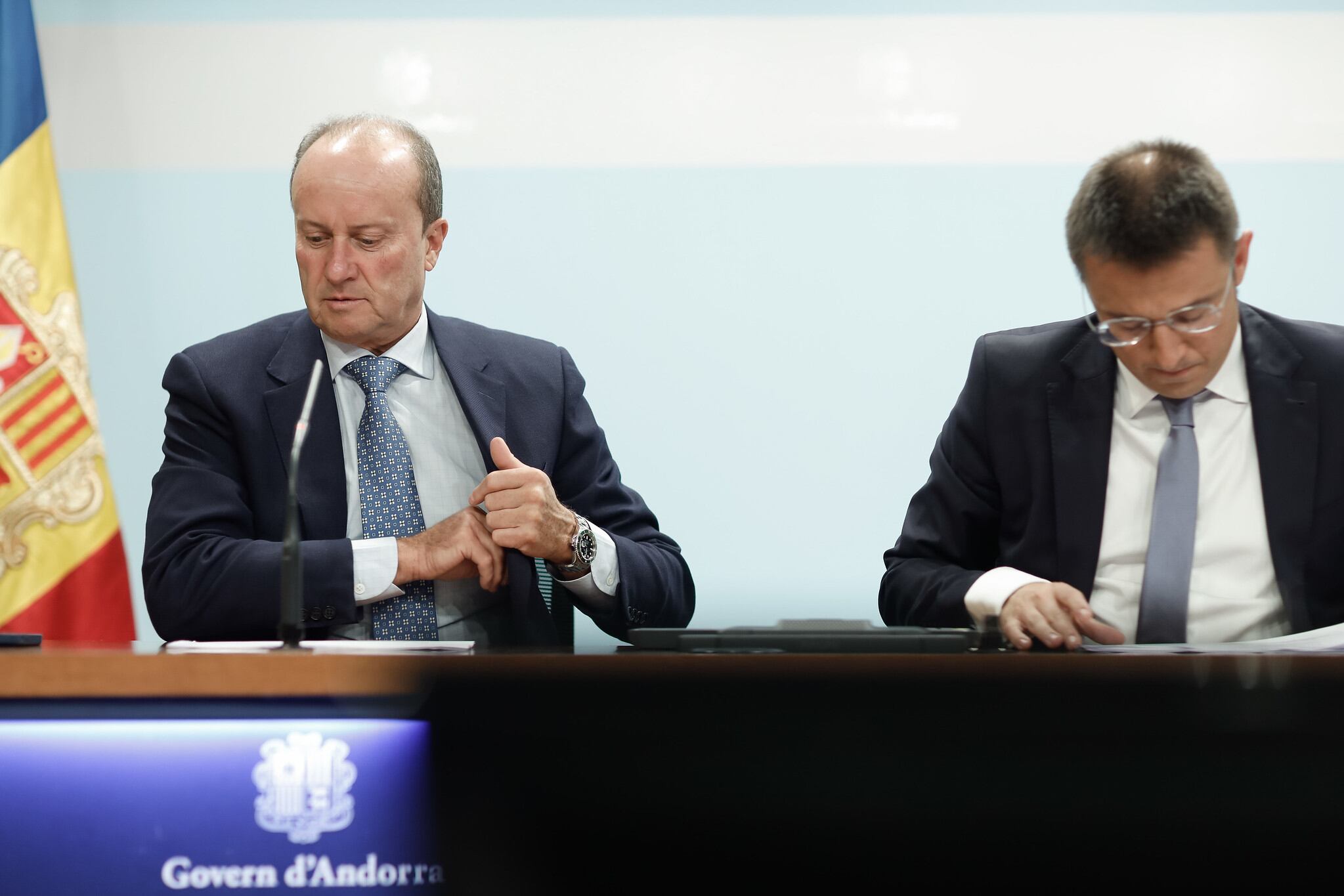 El ministre de l&#039;Interior i el secretari d&#039;Estat presenten el nou reglament d&#039;armes.