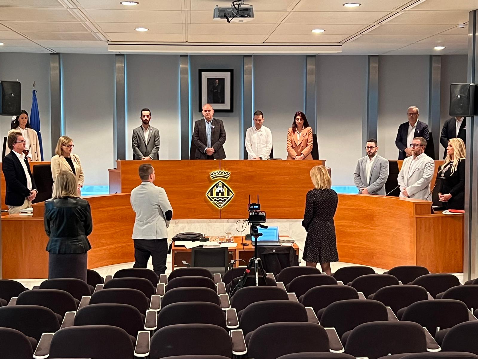 En el pleno se ha guardado un minuto de silencio por las víctimas de la violencia machista