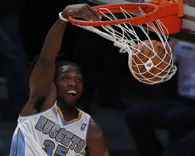 El jugador de los Denver Nugetts Kenneth Faried fue elegido MVP del partido al anotar 40 puntos en el Toyota Center de Houston