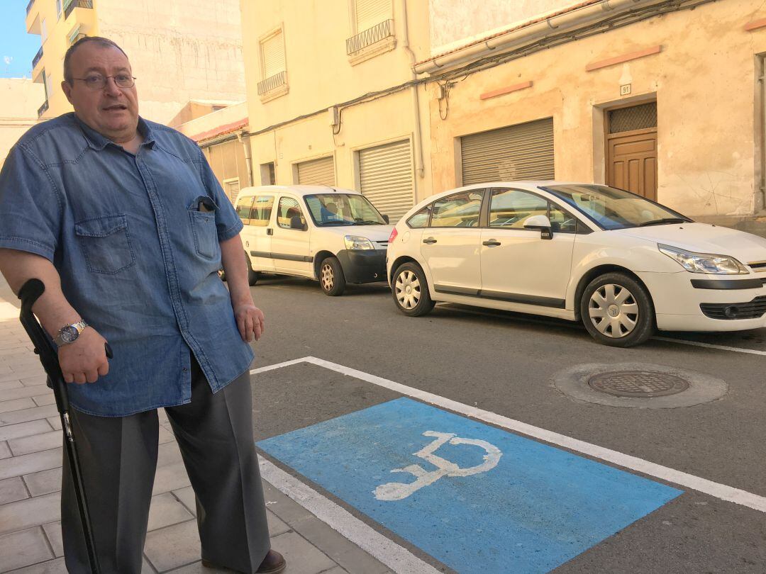 Teófilo Rico en la zona reservada pero sin placa