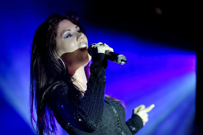 La cantante sevillana Tamara, durante una actuación en el Casino Castilla-León