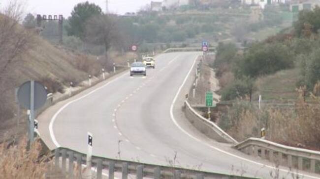 La A-315 esta siendo reparada en tres de sus tramos mas deteriorados