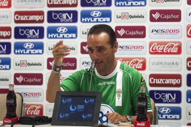El técnico cordobesista José Luis Oltra en sala de prensa.